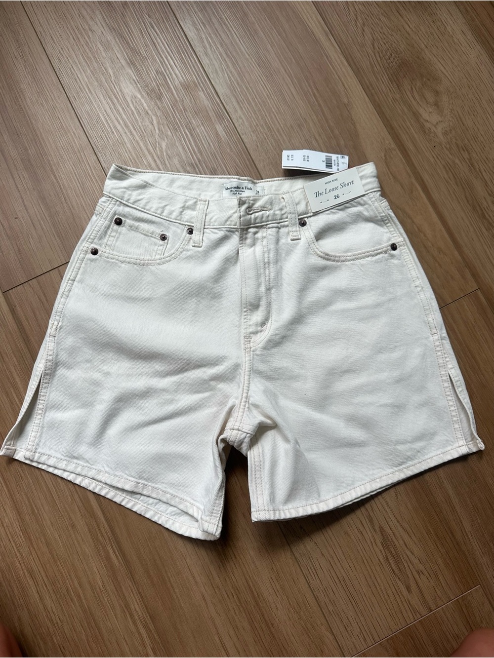 Abercrombie & Fitch size 26 High Rise Loose Shorts NWT